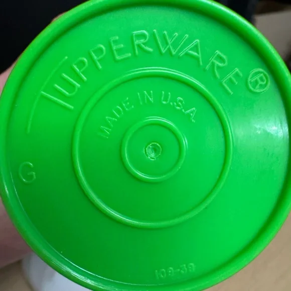 Tupperware #109 7oz Bell Cups Primary Colors Stacking Cups with #1552 Lids NWOT - Picture 3 of 4